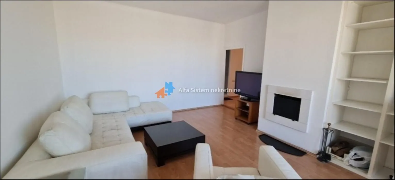 Izdavanje, trosoban stan, 90m², Palata Pravde, Beograd