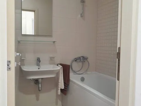 Rent, one bedroom apartment, 45m², City Kej, Podgorica - image 8
