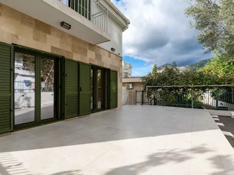 Sale, house, 204m², Podkošljun, Budva - image 15