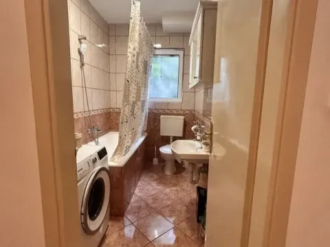 Izdavanje, dvosoban stan, 80m², Tivat, Crna Gora - image 6