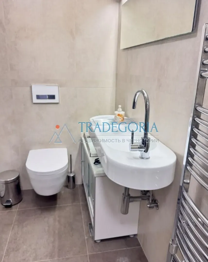 Prodaja, dvosoban stan, 129m², Dobrota, Kotor