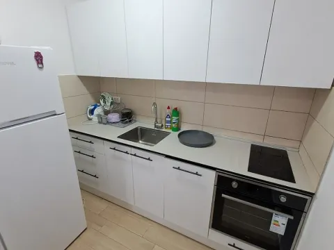 Rent, house, 472m², Stari Aerodrom, Podgorica - image 5