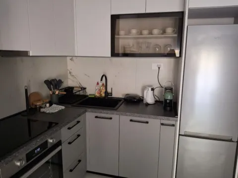 Izdavanje, jednosoban stan, 30m², Dobrota, Kotor - image 6