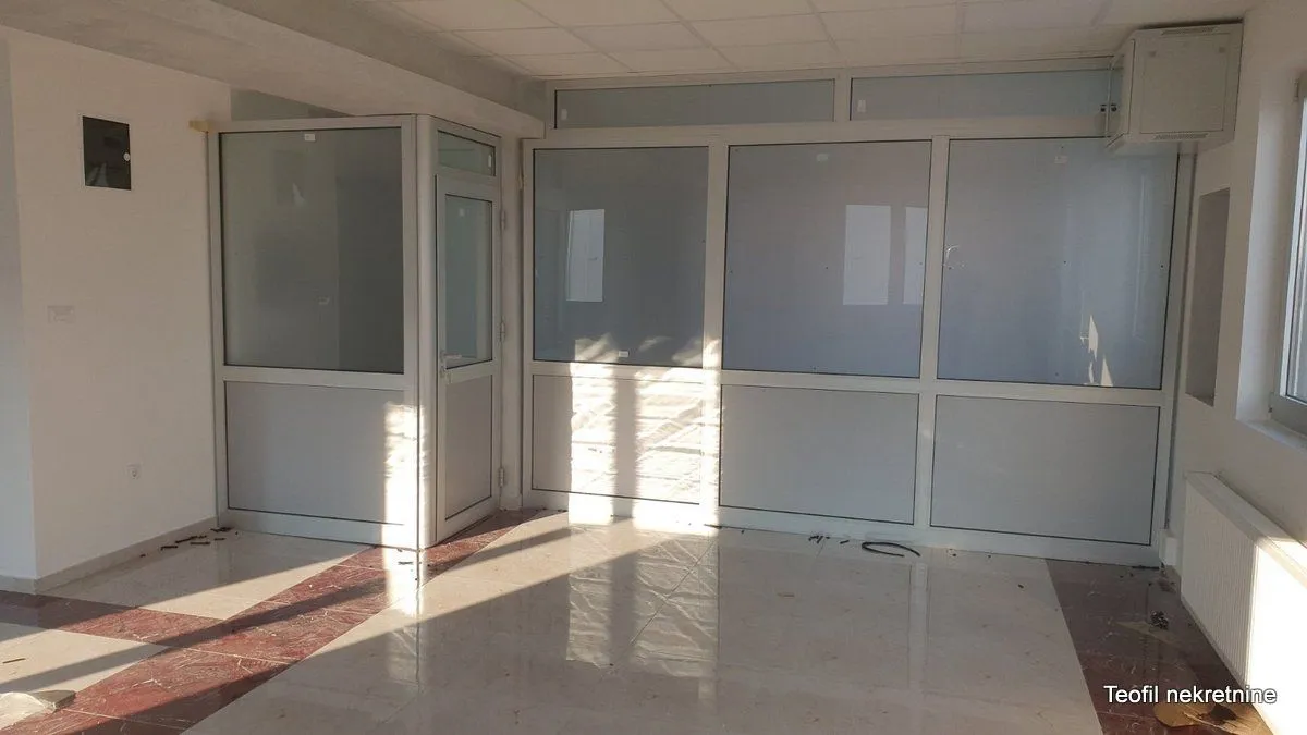 Rent, office space, 5000m², Dobanovci, Surčin