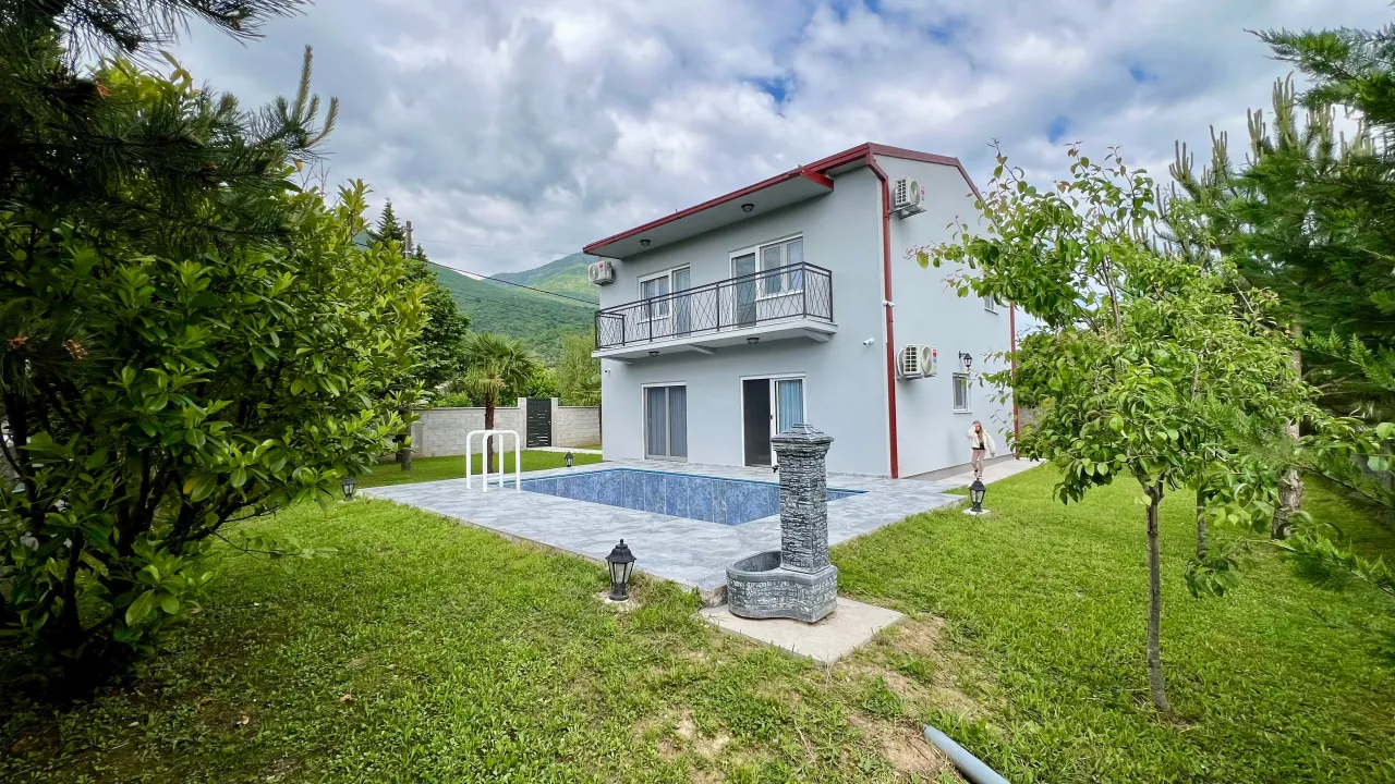 Izdavanje, kuća, 144m², Centar, Danilovgrad