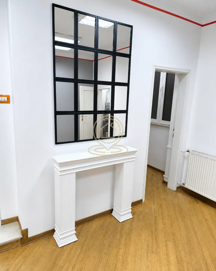 Izdavanje, poslovni prostor, 58m², Vračar Sve Podlokacije, Beograd