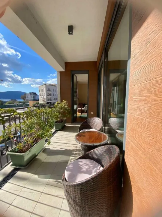 Rent, two bedroom apartment, 75m², Seljanovo, Tivat