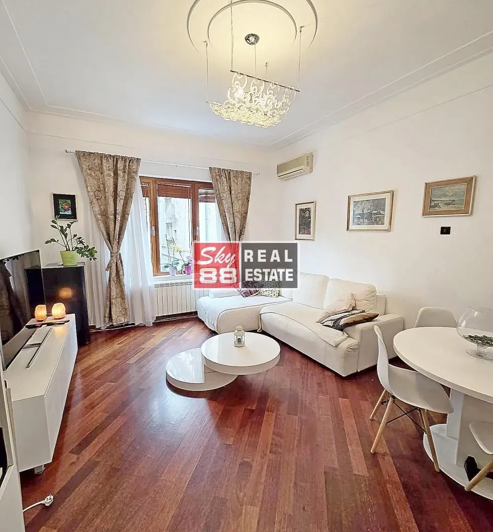 Izdavanje, trosoban stan, 86m², Kalenić Pijaca, Vračar Sve Podlokacije