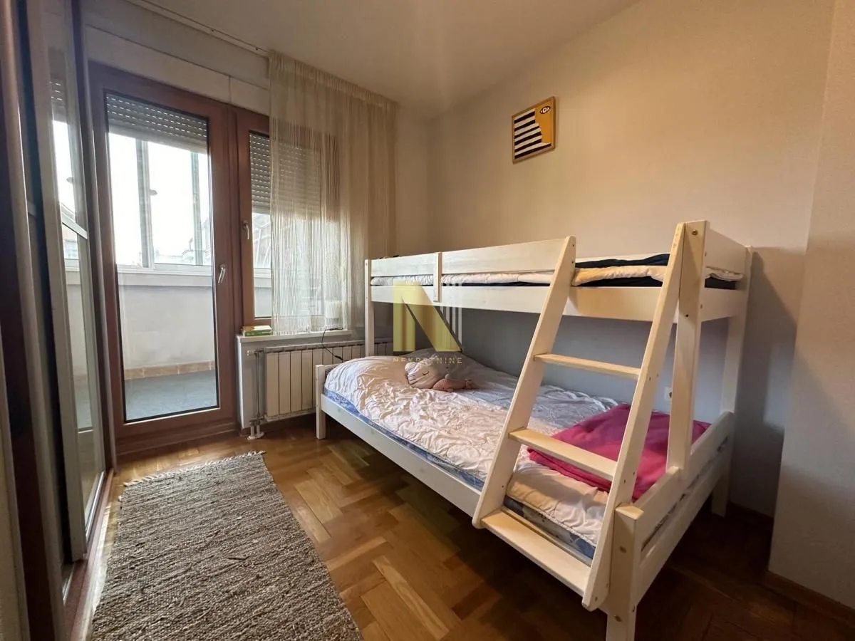 Prodaja, trosoban stan, 97m², Centar, Novi Sad