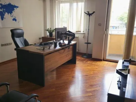 Izdavanje, poslovni prostor, 400m², Savski Venac, Beograd - image 15