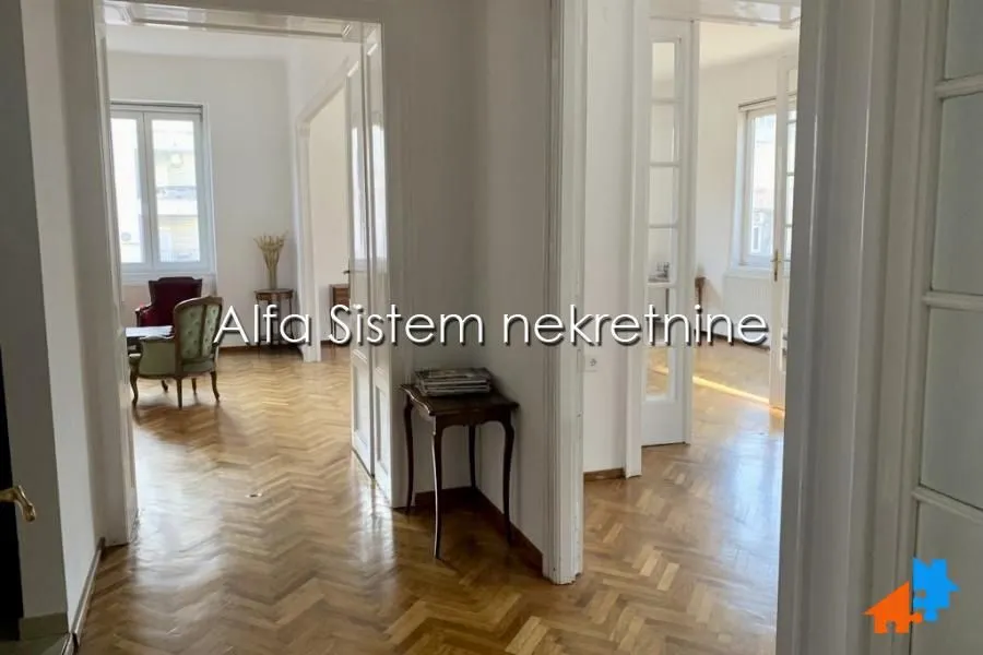 Izdavanje, četvorosoban stan, 133m², Stari Grad, Beograd