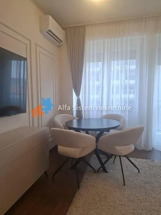 Izdavanje, dvosoban stan, 50m², Stari Grad, Beograd