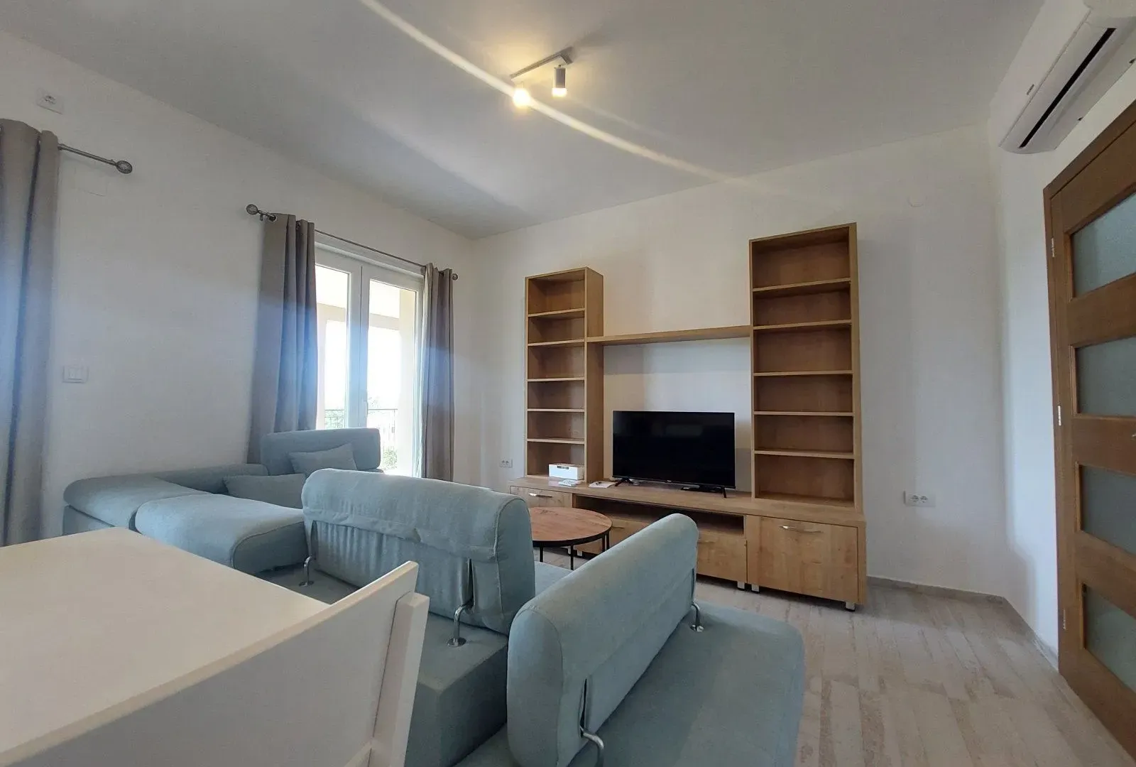 Rent, two bedroom apartment, 100m², Radanovići, Kotor