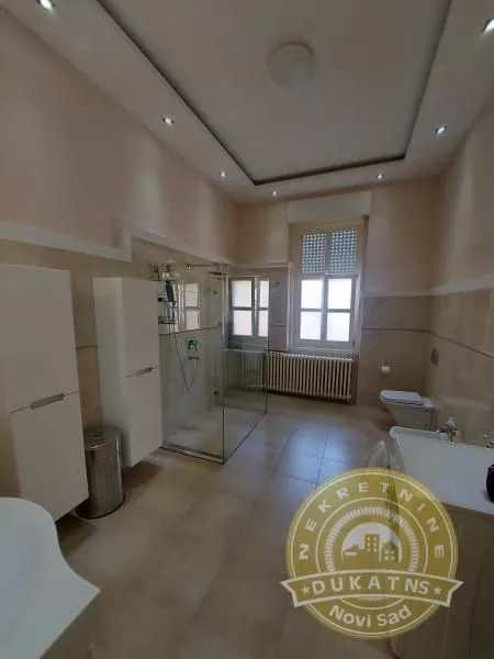 Prodaja, kuća, 187m², Sremska Kamenica, Petrovaradin