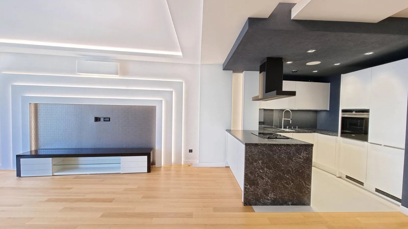 Sale, two bedroom apartment, 108m², Budva, Crna Gora