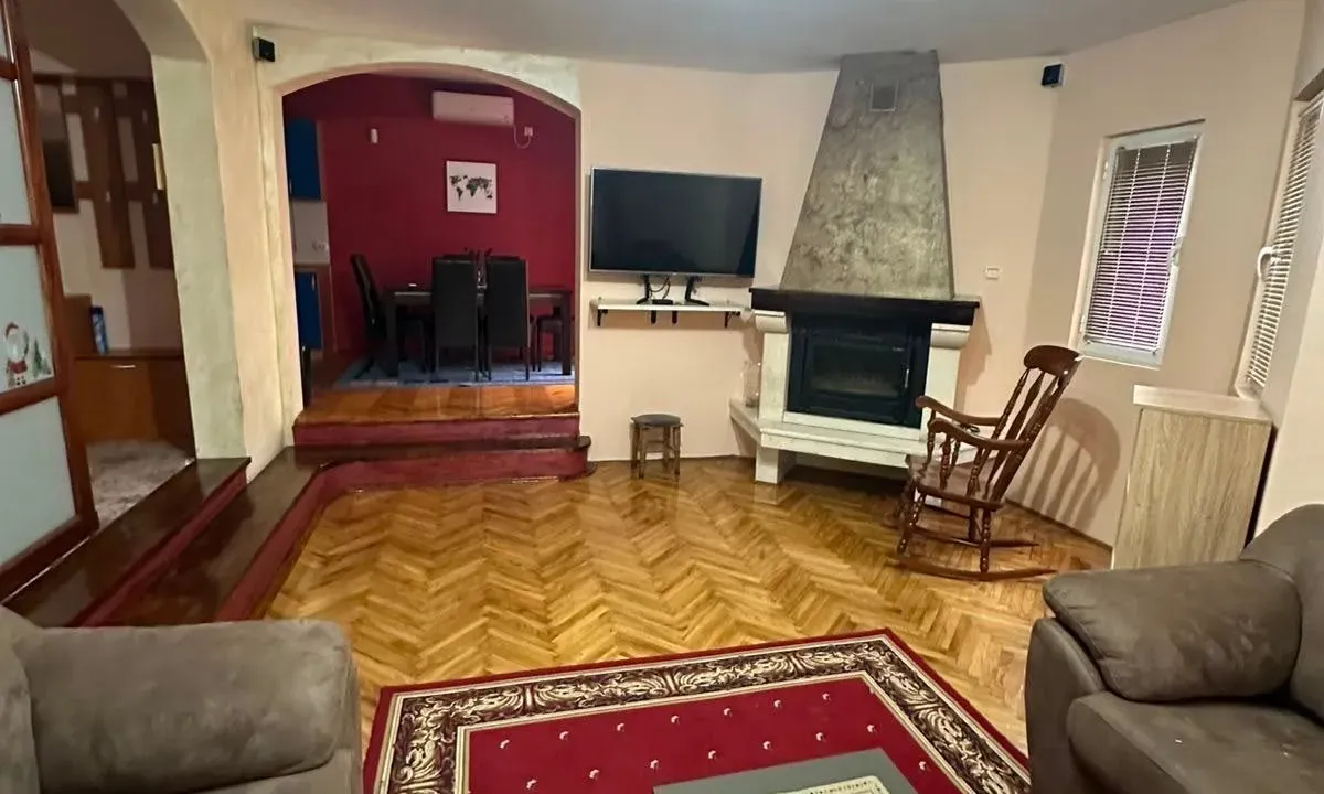 Rent, house, 200m², Donja Gorica, Podgorica