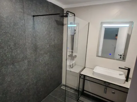 Izdavanje, dvosoban stan, 80m², Momišići, Podgorica - image 5