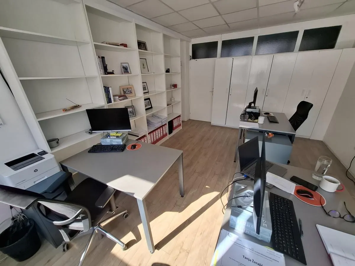 Sale, office space, 30m², Bulevar Oslobodjenja, Novi Sad Sve Podlokacije