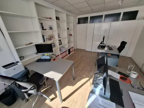 Sale, office space, 30m², Bulevar Oslobodjenja, Novi Sad Sve Podlokacije - image 4