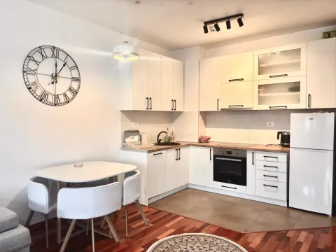 Izdavanje, jednosoban stan, 52m², City Kvart, Podgorica - image 1