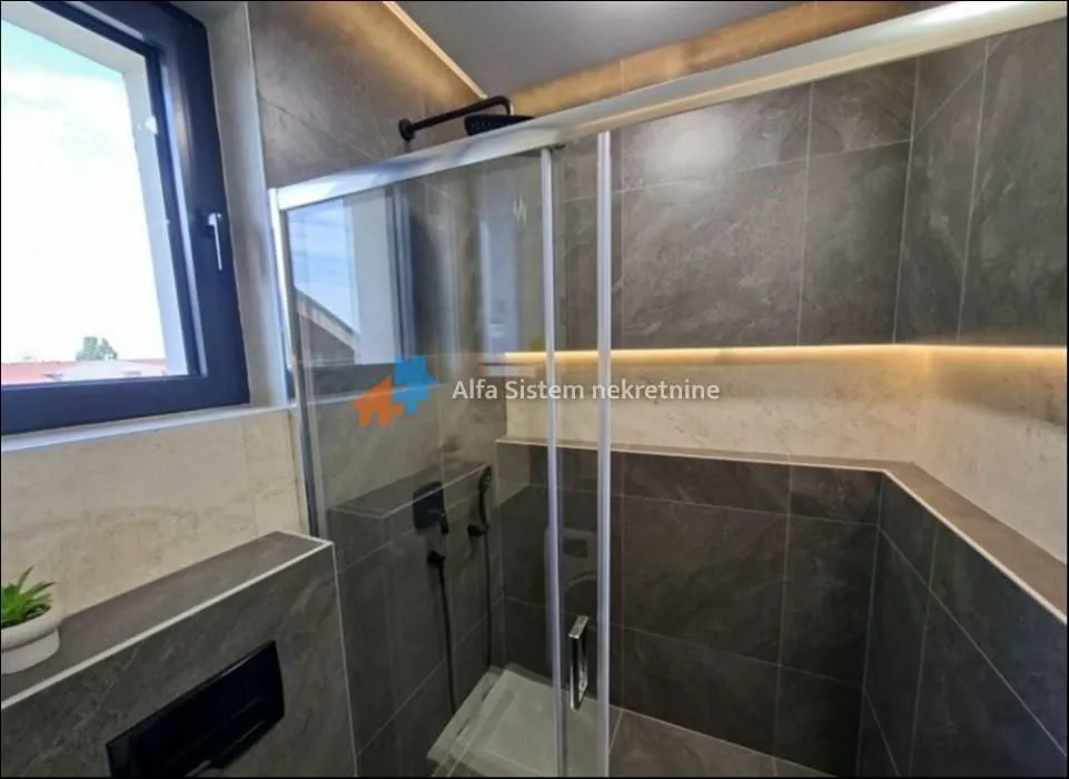 Izdavanje, trosoban stan, 82m², Zeleno Brdo, Zvezdara Sve Podlokacije