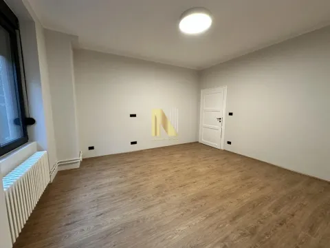 Izdavanje, trosoban stan, 100m², Stari grad, Novi Sad - image 6