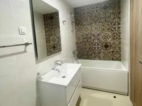 Izdavanje, dvosoban stan, 69m², Master Kvart, Podgorica - image 2