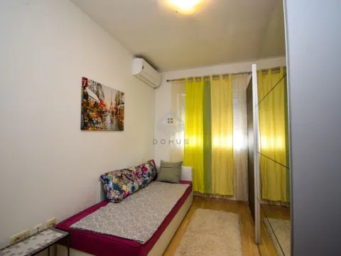 Rent, two bedroom apartment, 70m², City Kvart, Podgorica - image 12