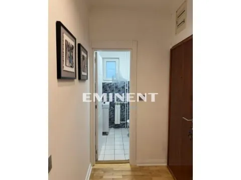 Izdavanje, četvorosoban stan, 120m², Savski Venac, Beograd - image 19