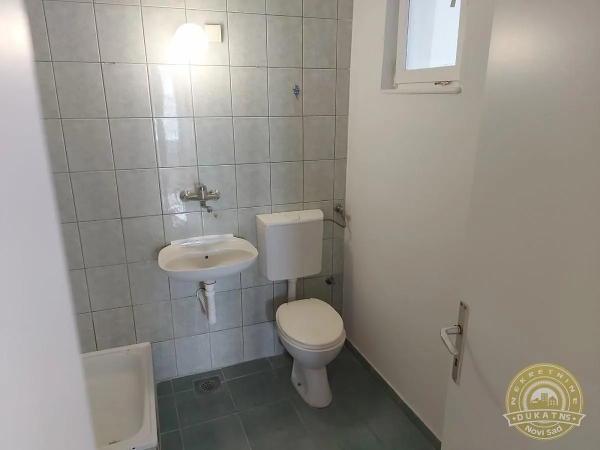 Prodaja, trosoban stan, 61m², Bulevar Oslobodjenja, Novi Sad Sve Podlokacije