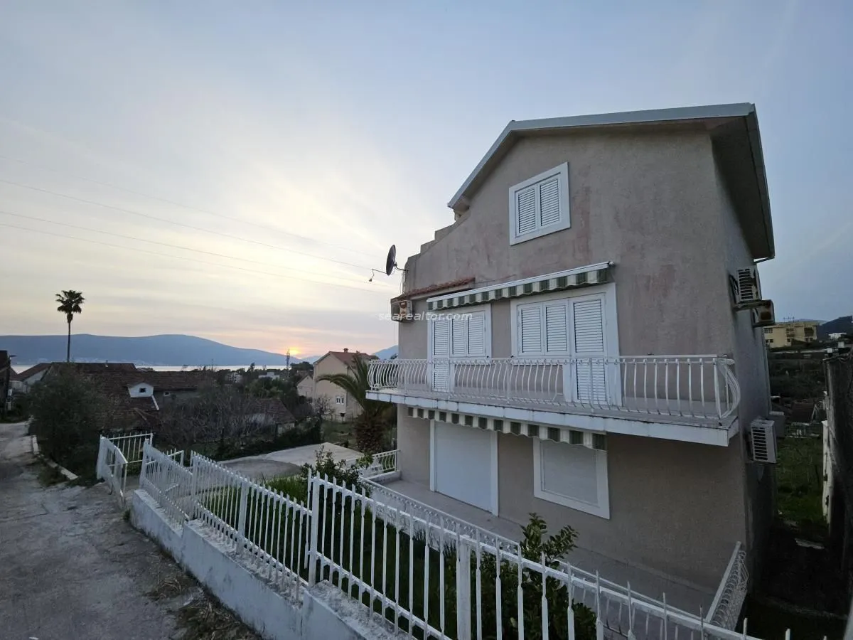 Prodaja, kuća, 220m², Centar, Tivat