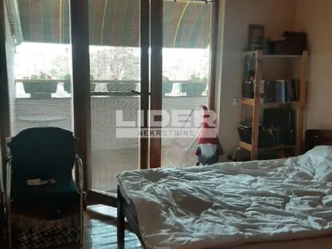 Prodaja, četvorosoban stan, 87m², Zemun Centar, Zemun Sve Podlokacije - image 8