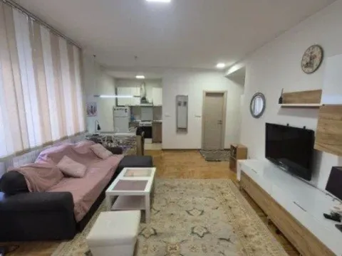 Stan in Zvezdara Sve Podlokacije