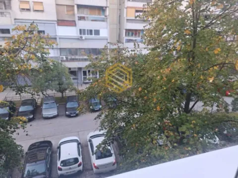 Izdavanje, jednosoban stan, 38m², Centar, Podgorica - image 8