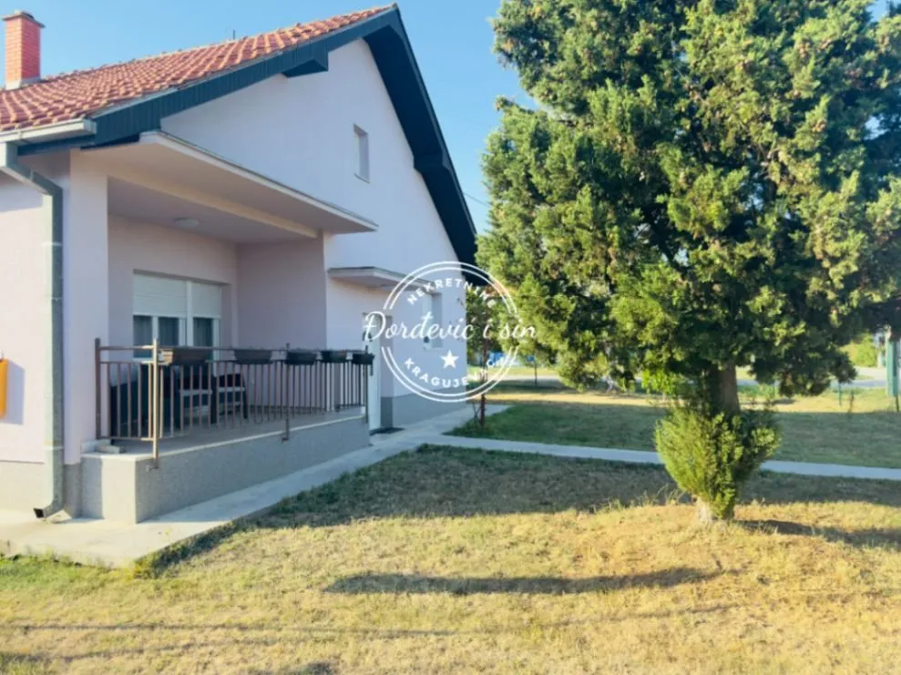 Prodaja, kuća, 126m², Šumaričko jezero, Kragujevac