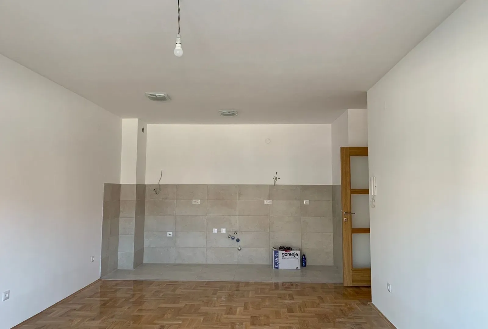 Izdavanje, jednosoban stan, 56m², Stari Aerodrom, Podgorica