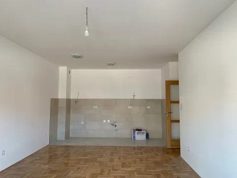 Izdavanje, jednosoban stan, 56m², Stari Aerodrom, Podgorica - image 1