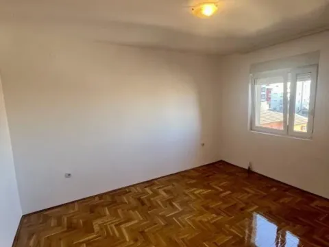 Izdavanje, jednosoban stan, 40m², Adamovićevo Naselje, Novi Sad Sve Podlokacije - image 6