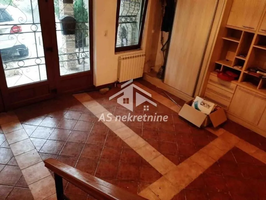 Izdavanje, kuća, 220m², Savski Venac, Beograd