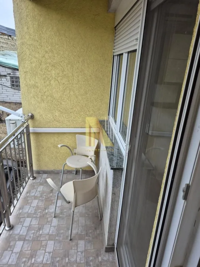 Izdavanje, četvorosoban stan, 89m², Socijalno, Novi Sad Sve Podlokacije
