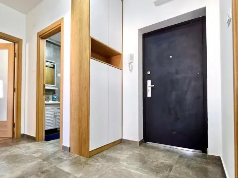 Izdavanje, dvosoban stan, 70m², Pobrežje, Podgorica - image 9
