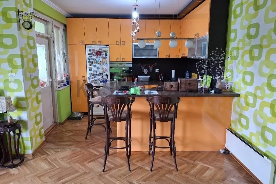 Prodaja, trosoban stan, 83m², Centar, Pančevo