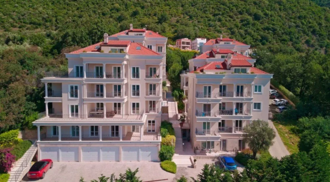 Prodaja, dvosoban stan, 180m², Đenovići, Herceg Novi