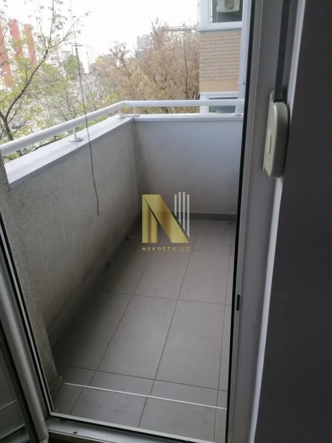Izdavanje, jednosoban stan, 40m², Bulevar Oslobodjenja, Novi Sad Sve Podlokacije