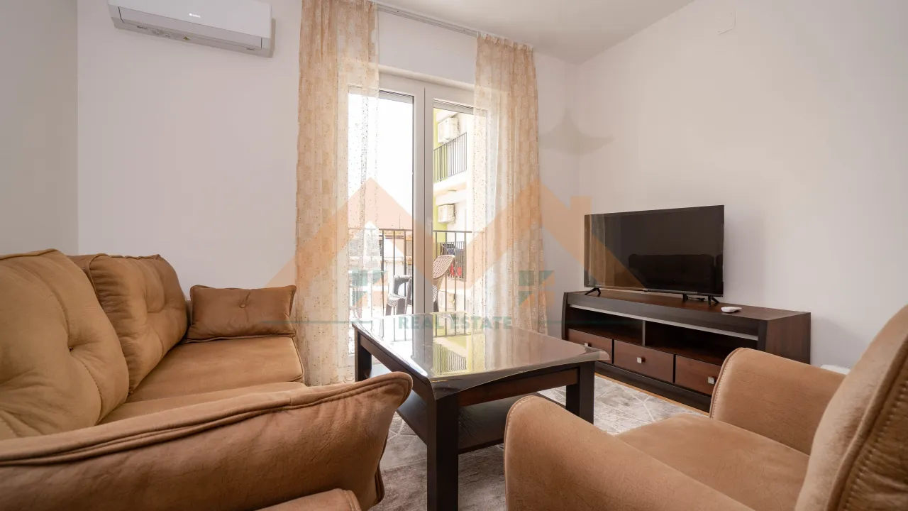 Izdavanje, jednosoban stan, 40m², Pobrežje, Podgorica