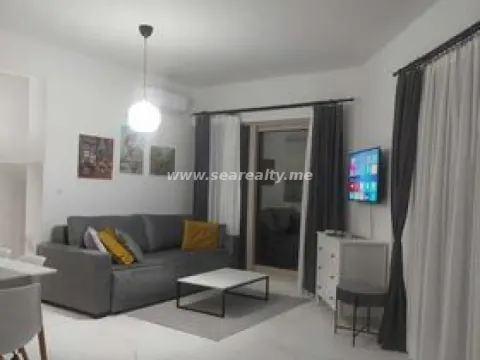 Izdavanje, dvosoban stan, 64m², Budva, Crna Gora