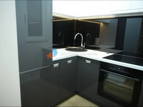 Izdavanje, trosoban stan, 74m², Stari Grad, Beograd - image 7