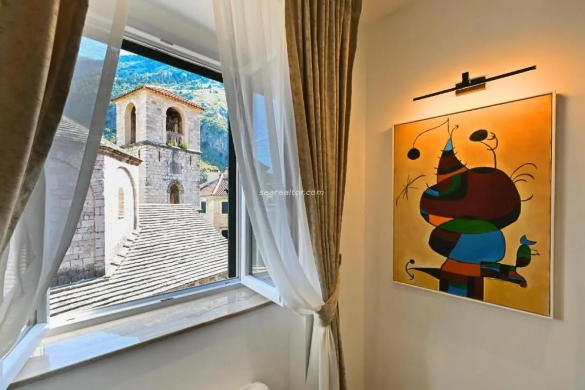 Prodaja, trosoban stan, 90m², Grad, Kotor
