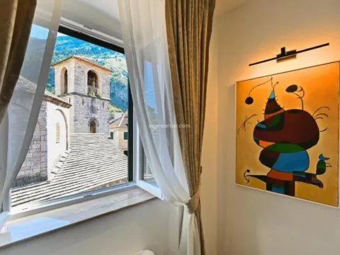 Prodaja, trosoban stan, 90m², Grad, Kotor - image 15