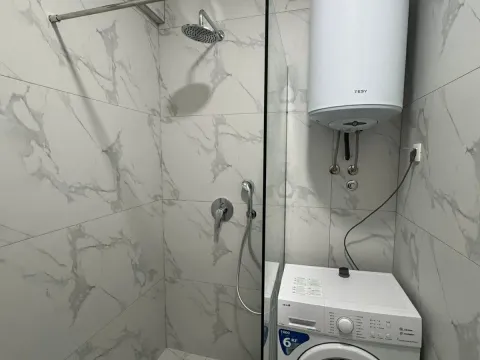 Izdavanje, jednosoban stan, 43m², Stari Aerodrom, Podgorica - image 4